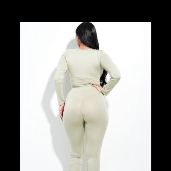 Keep It Cute 2 Piece Set - Picture 3 of 5